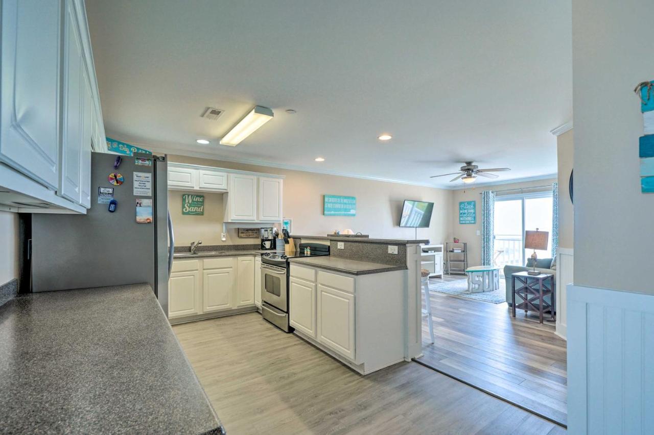 Ocean-View Oak Island Condo, 1 Block To Beach! Екстер'єр фото