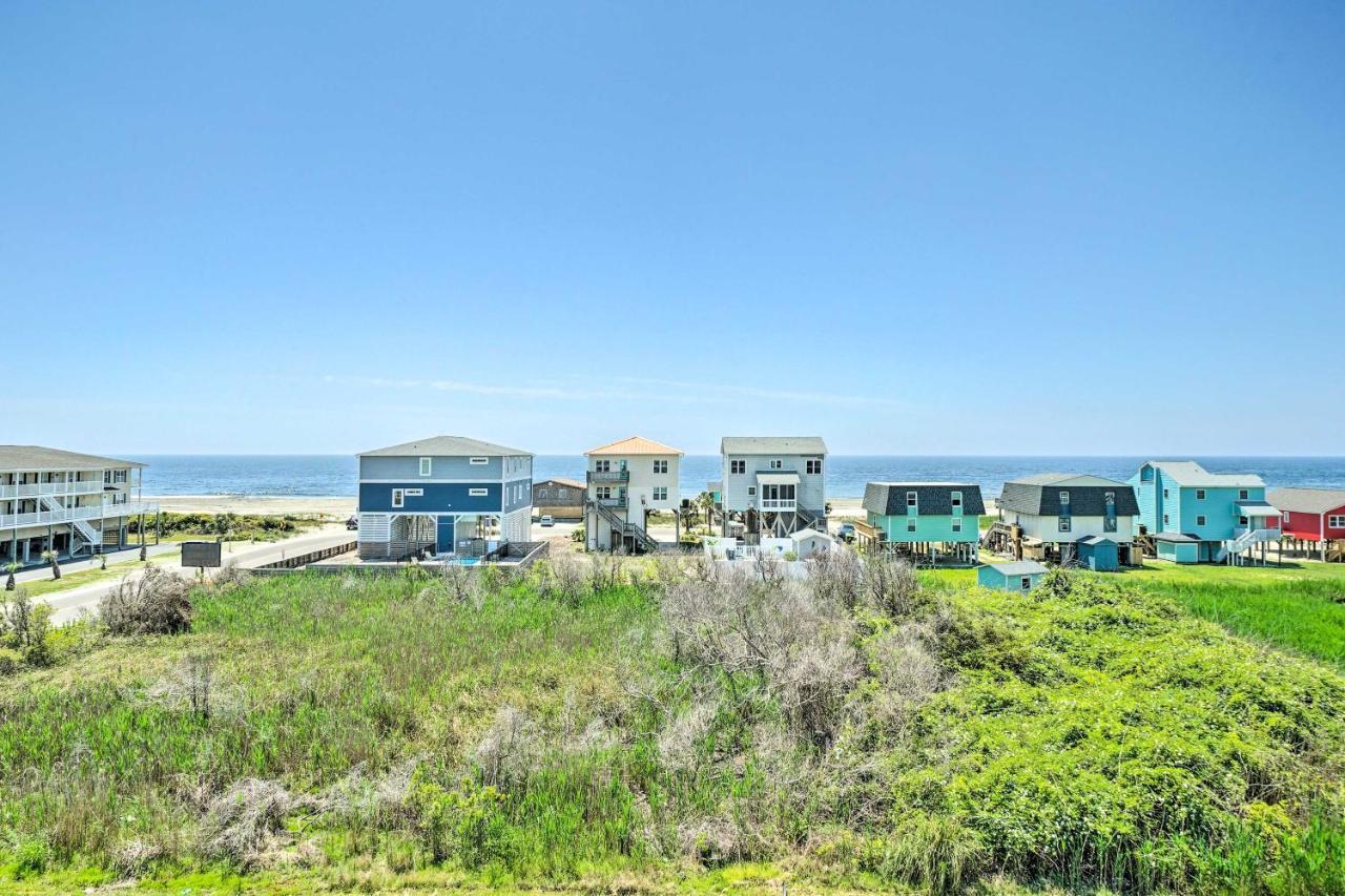 Ocean-View Oak Island Condo, 1 Block To Beach! Екстер'єр фото