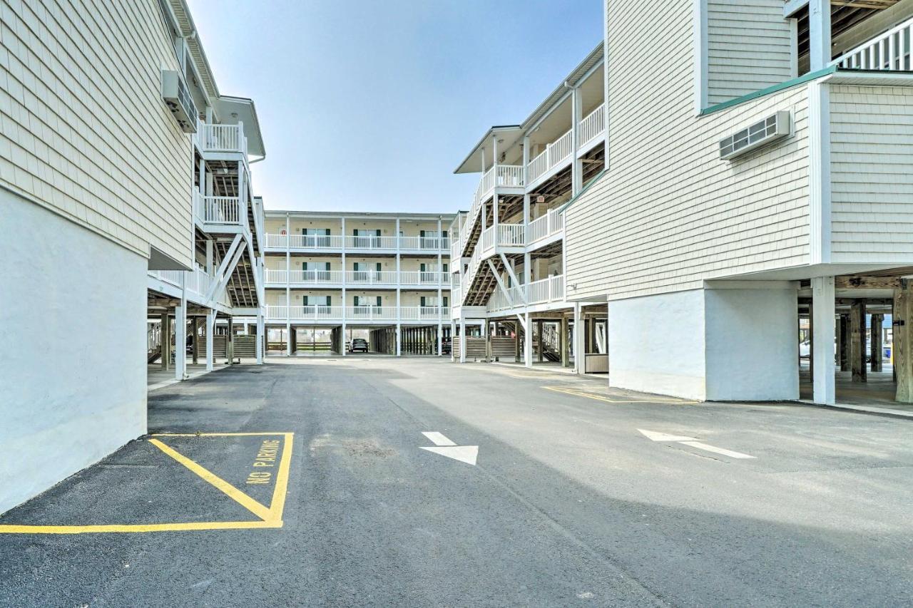 Ocean-View Oak Island Condo, 1 Block To Beach! Екстер'єр фото
