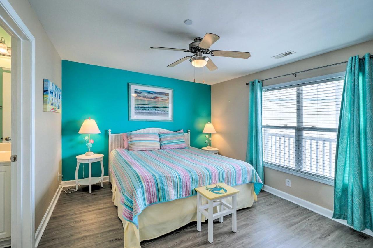 Ocean-View Oak Island Condo, 1 Block To Beach! Екстер'єр фото